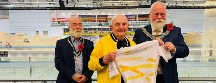 Derek Gascoyne aged 90, acknowledged for a lifetime achievement