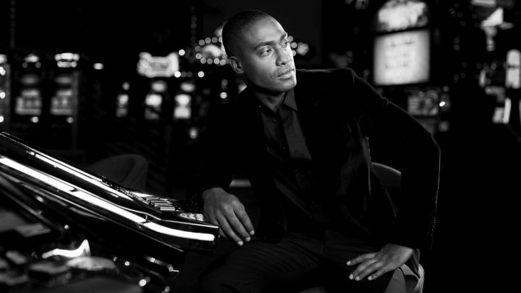 Black and white photo of Simon Webbe